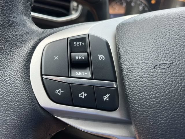 Used 2023 Ford Explorer XLT w/ Equipment Group 202A AWD/4WD image 32