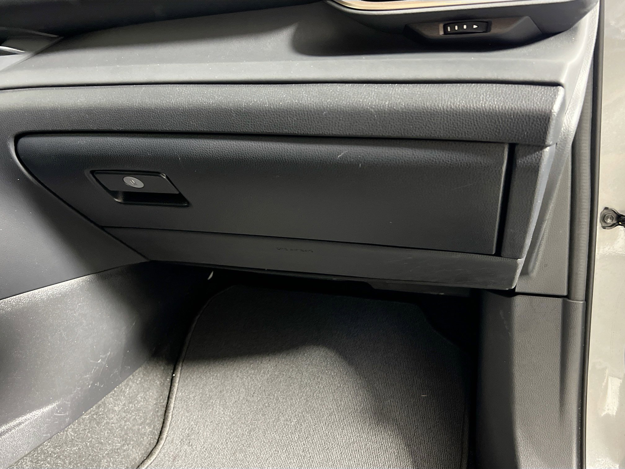 Used 2023 Toyota Crown Limited image 35