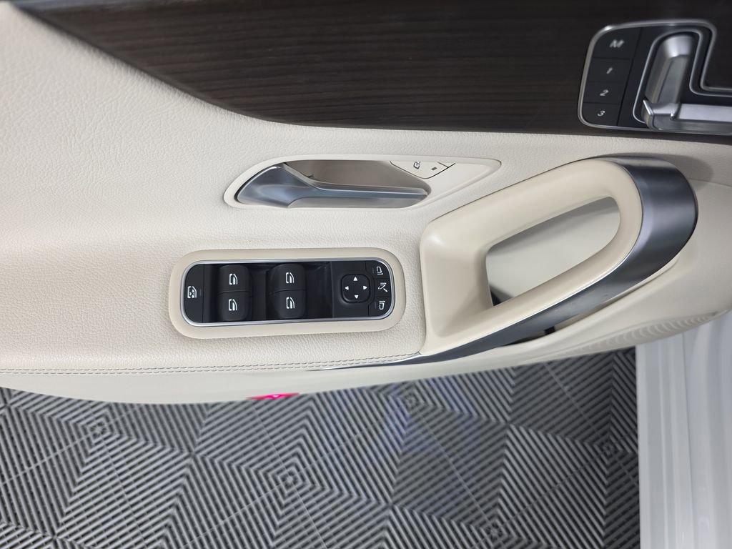 Used 2025 Mercedes-Benz CLA 250 image 18