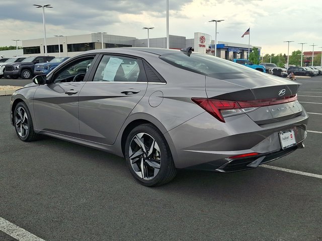 Used 2023 Hyundai Elantra Limited FWD image 4