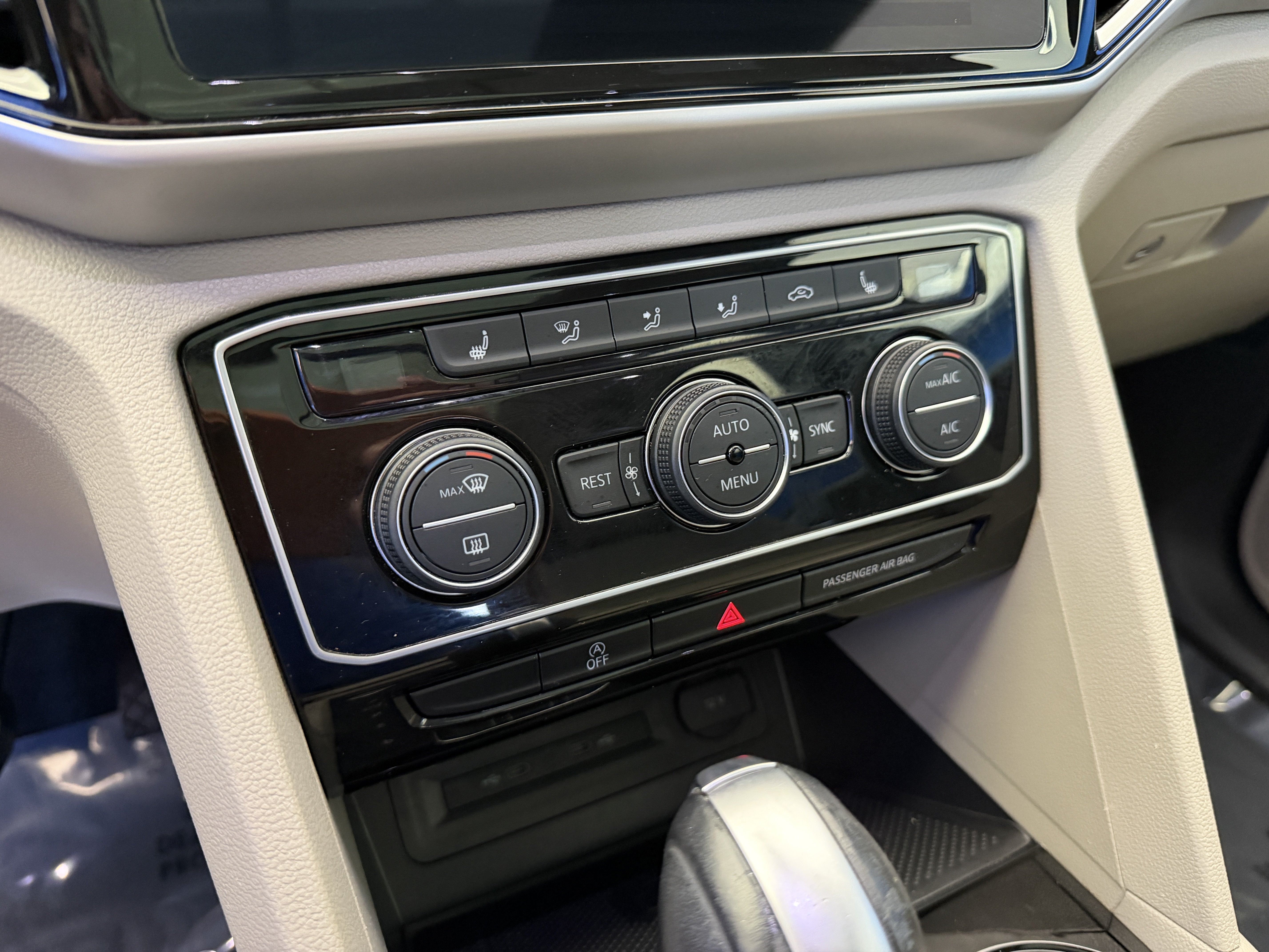 Certified 2023 Volkswagen Atlas SE w/ Panoramic Sunroof Package FWD image 21