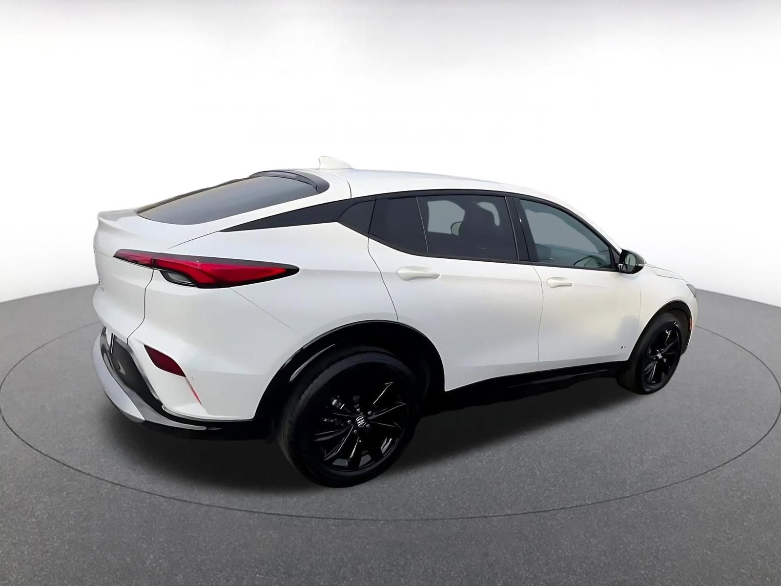 Used 2025 Buick Envista Sport Touring image 14