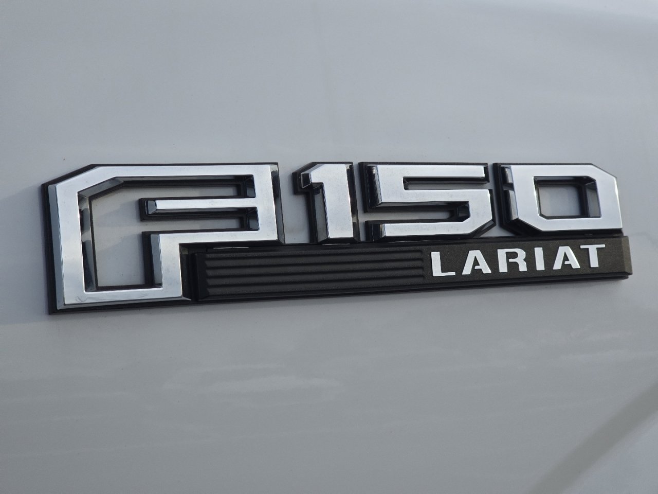 Used 2017 Ford F150 Lariat w/ Equipment Group 502A Luxury image 12