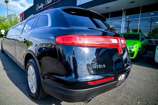 Used 2016 Lincoln MKT AWD image 12