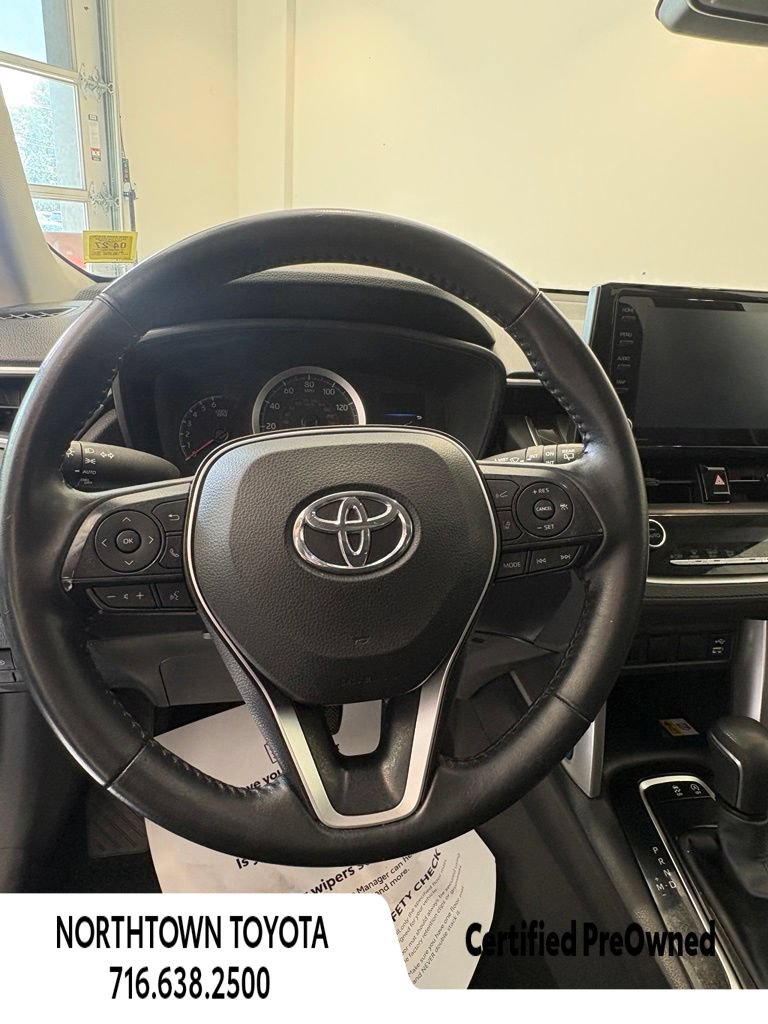 Used 2022 Toyota Corolla Cross LE w/ Moonroof Package AWD/4WD image 19