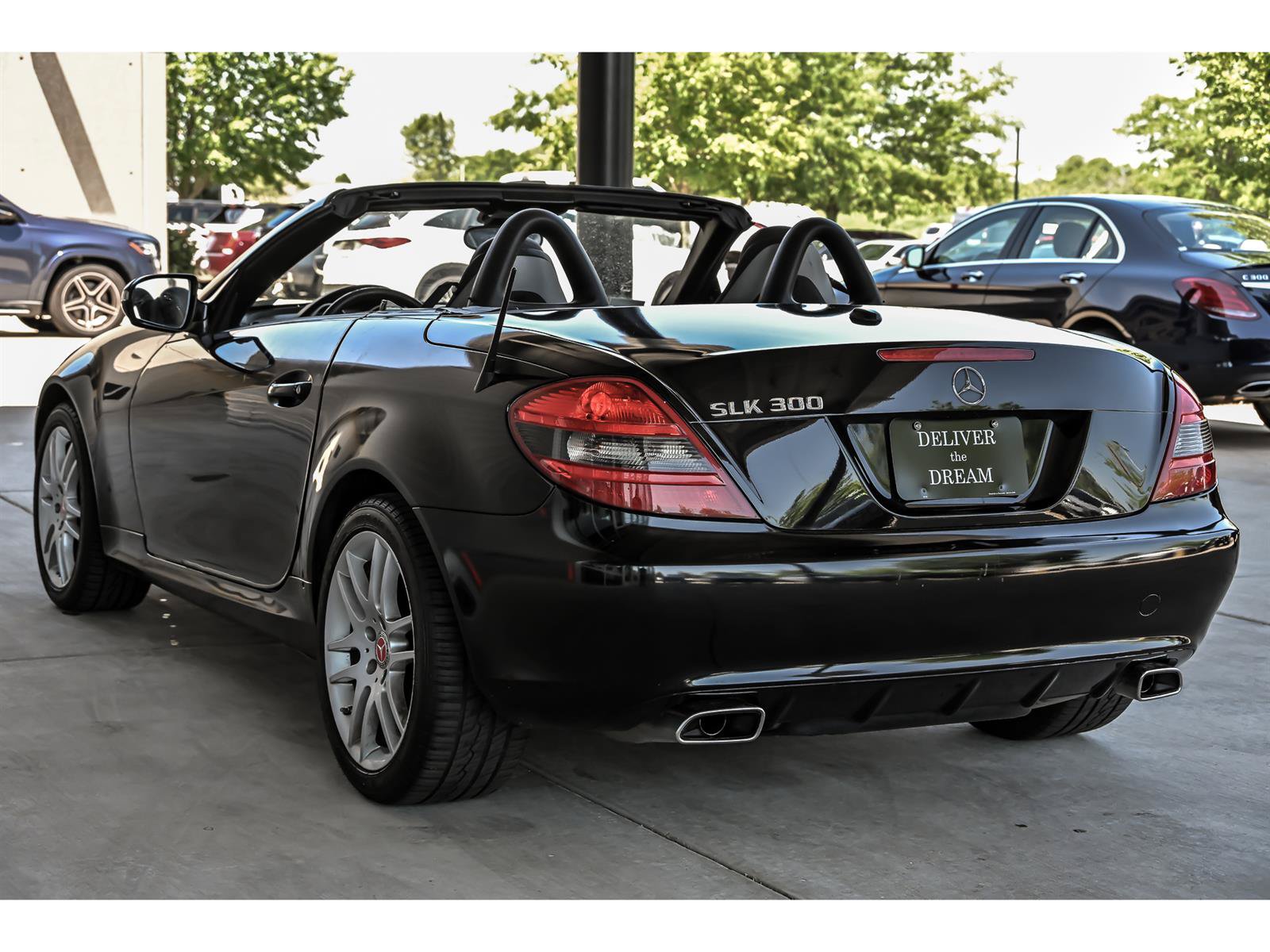 Used 2009 Mercedes-Benz SLK 300 image 6