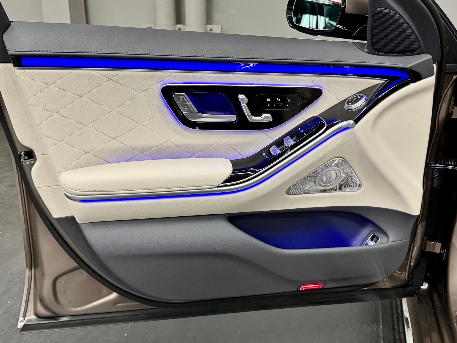 New 2026 Mercedes-Benz S 580e 4MATIC Sedan image 16