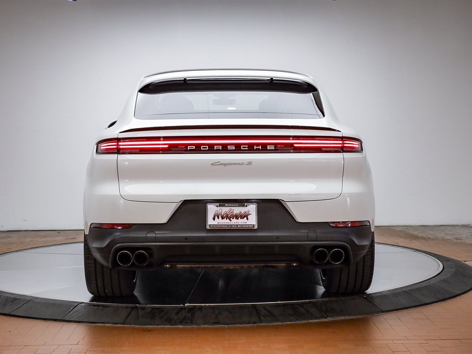 Certified 2025 Porsche Cayenne S image 7