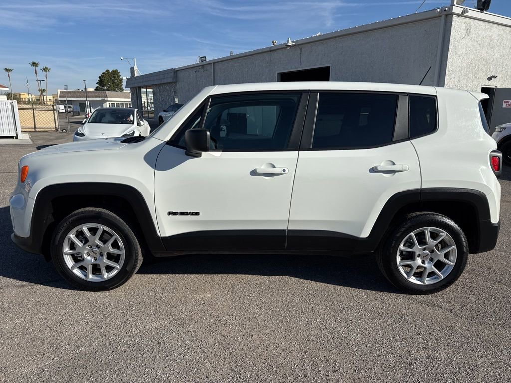 Used 2023 Jeep Renegade Latitude image 4