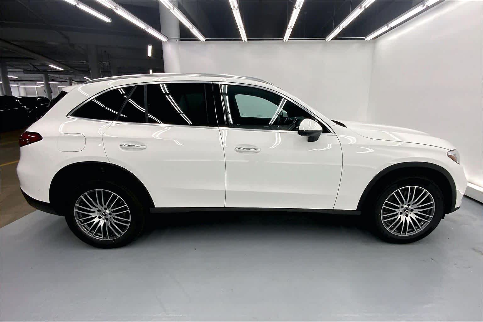 Used 2026 Mercedes-Benz GLC 300 image 8