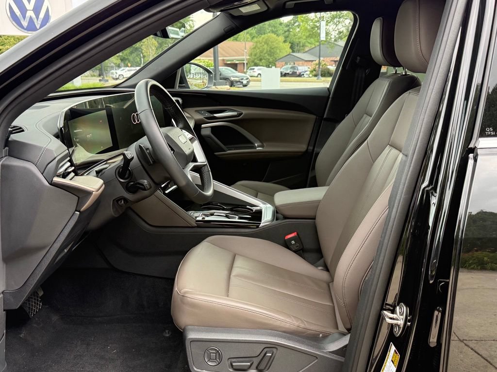 Used 2025 Audi Q5 Premium w/ Convenience Package AWD/4WD image 28