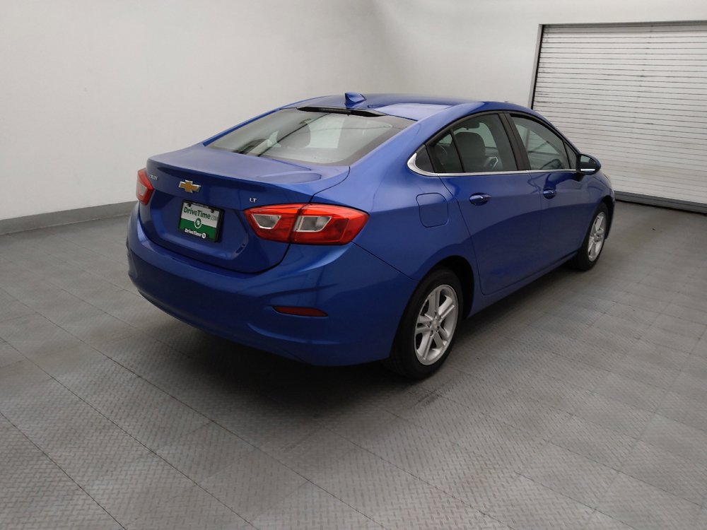Used 2017 Chevrolet Cruze LT w/ Convenience Package FWD image 9