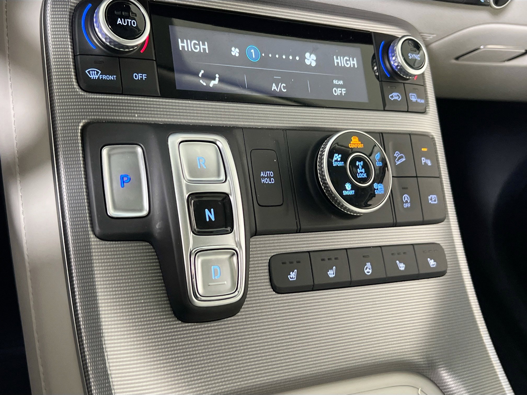 Used 2023 Hyundai Palisade Calligraphy image 17