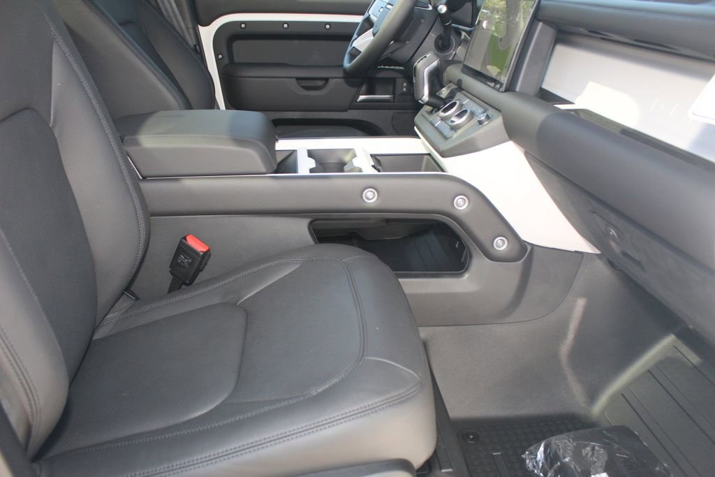 New 2025 Land Rover Defender 130 S image 3