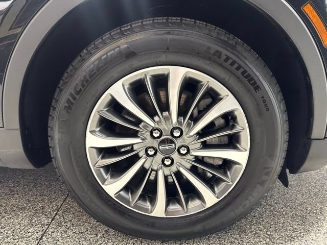 Used 2023 Lincoln Nautilus AWD w/ Premium Package image 28