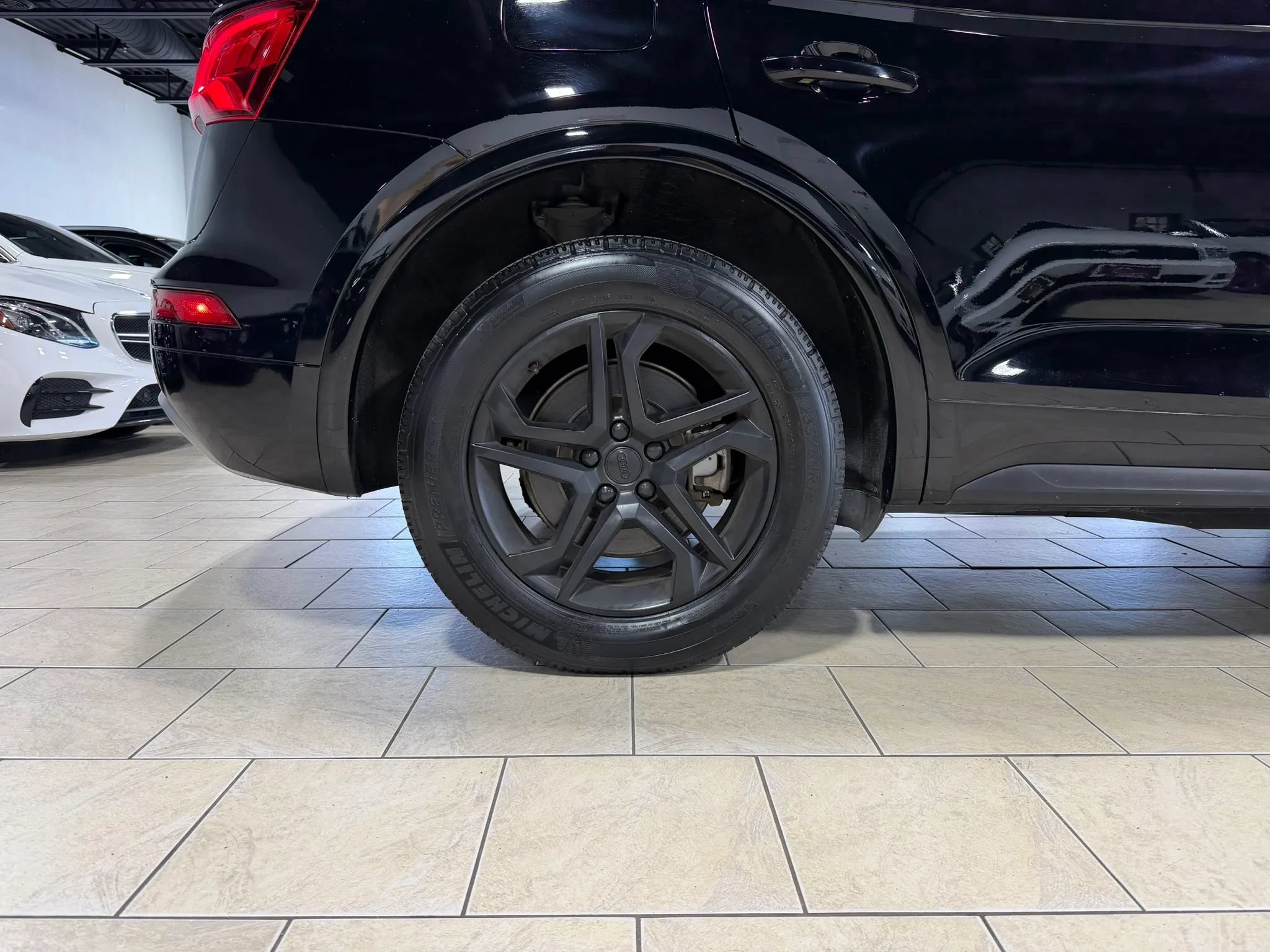 Used 2018 Audi Q5 2.0T Premium AWD/4WD image 35