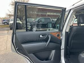 Used 2024 Nissan Armada SL w/ Captain's Chairs Package image 20