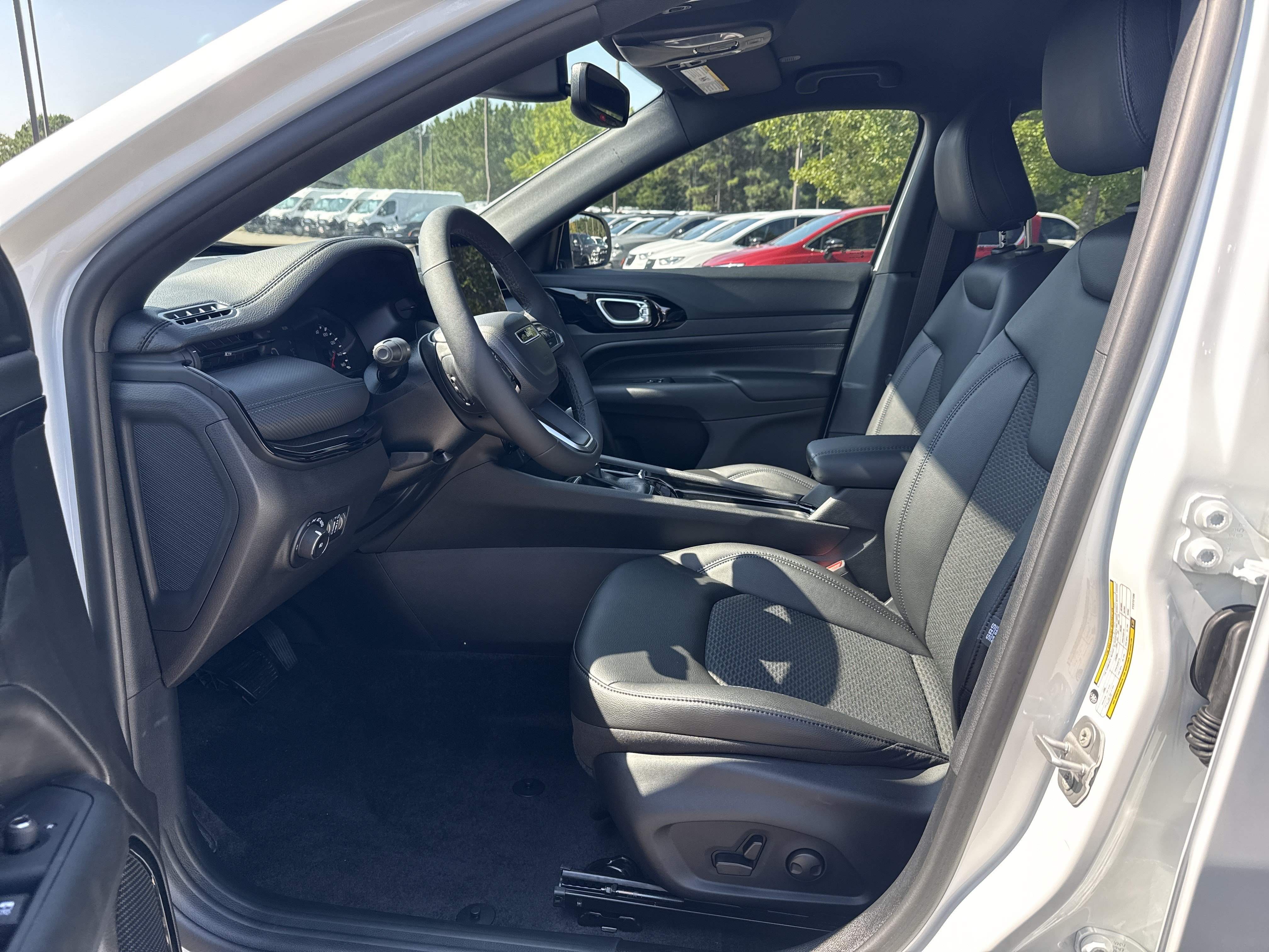 New 2026 Jeep Compass Latitude AWD/4WD image 9