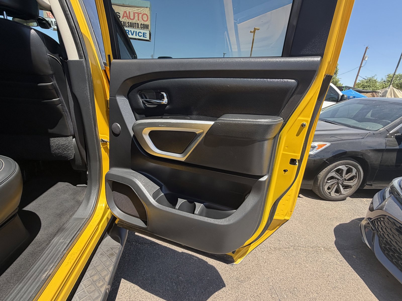 Used 2016 Nissan Titan PRO-4X AWD/4WD image 18