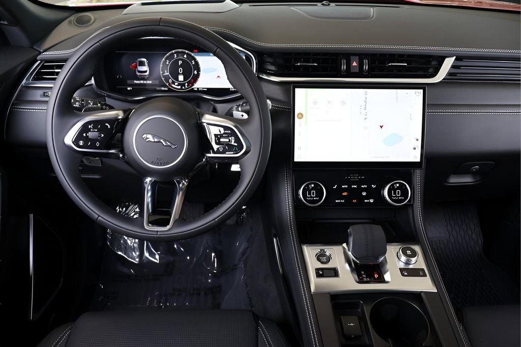 Used 2026 Jaguar F-PACE R-Dynamic S image 15