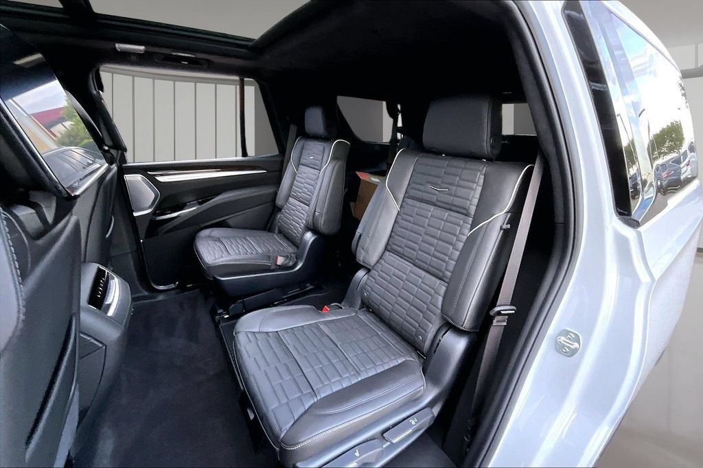 New 2026 Cadillac Escalade Platinum Sport w/ LPO, ONYX Package AWD/4WD image 10