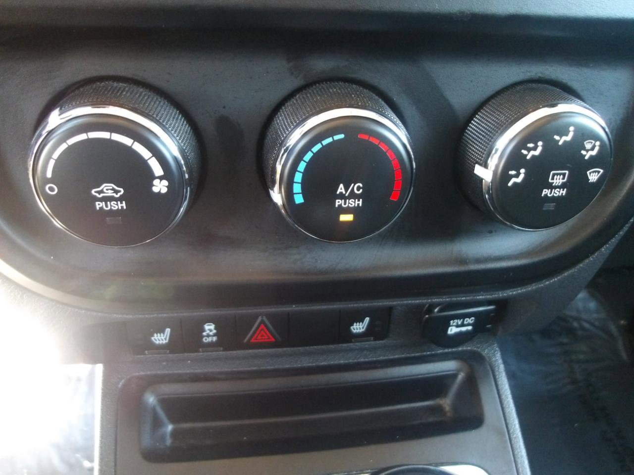 Used 2014 Jeep Patriot Latitude FWD image 23