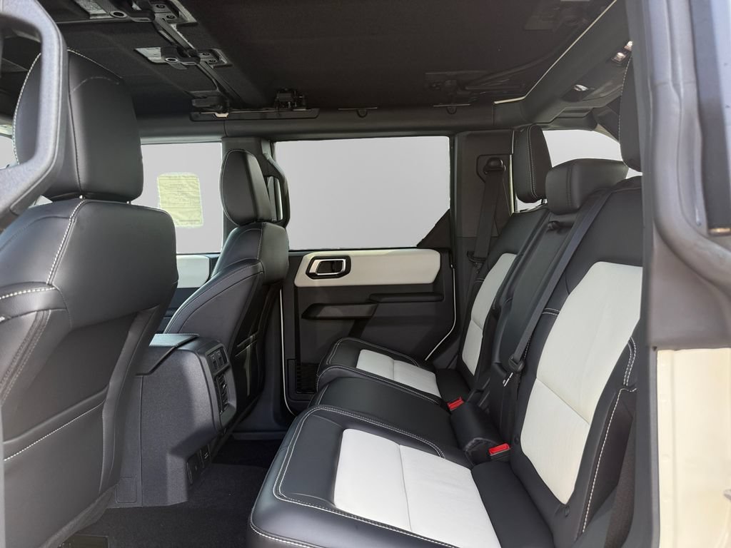 New 2026 Ford Bronco Outer Banks w/ Sasquatch Package AWD/4WD image 13