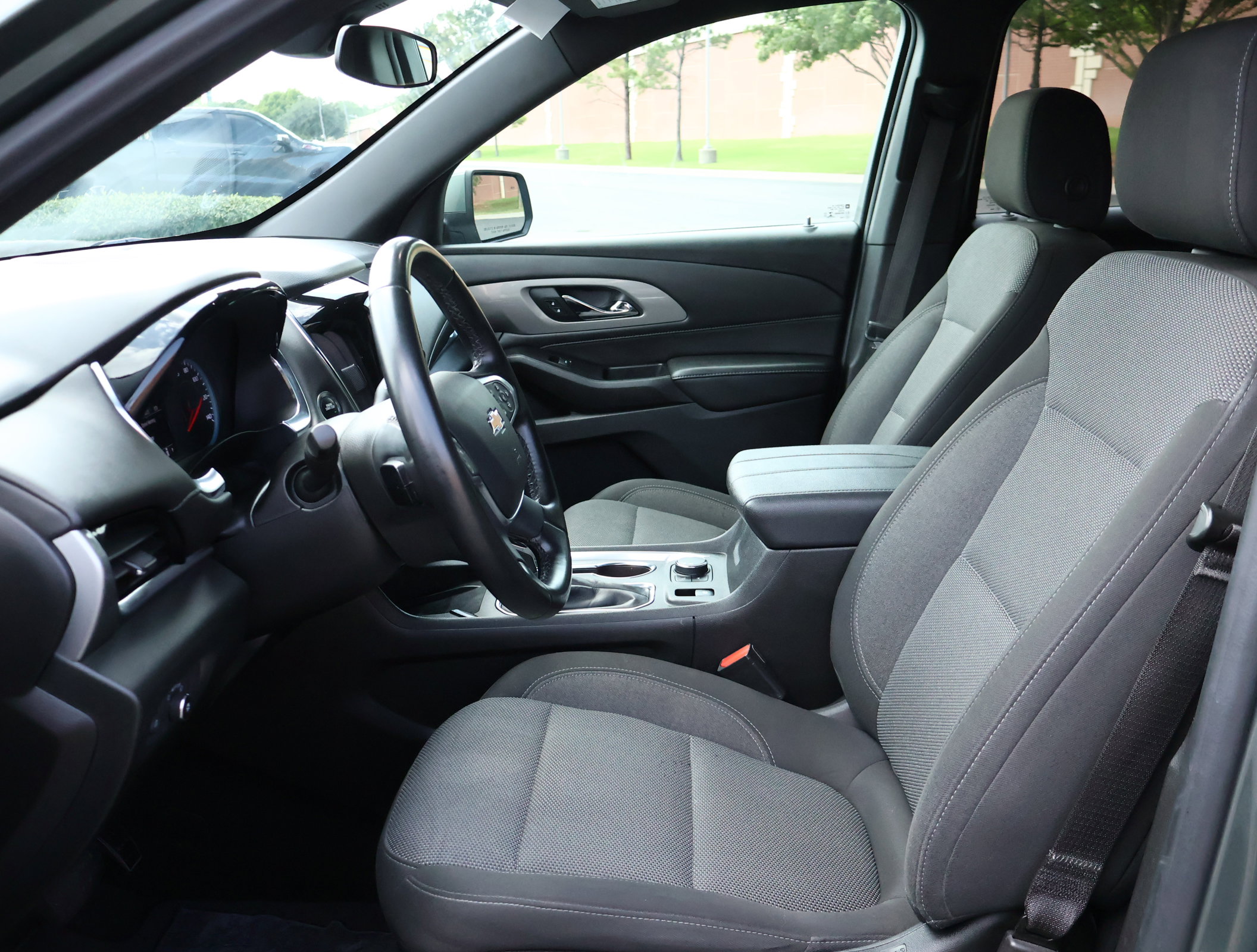 Used 2023 Chevrolet Traverse LT FWD image 10