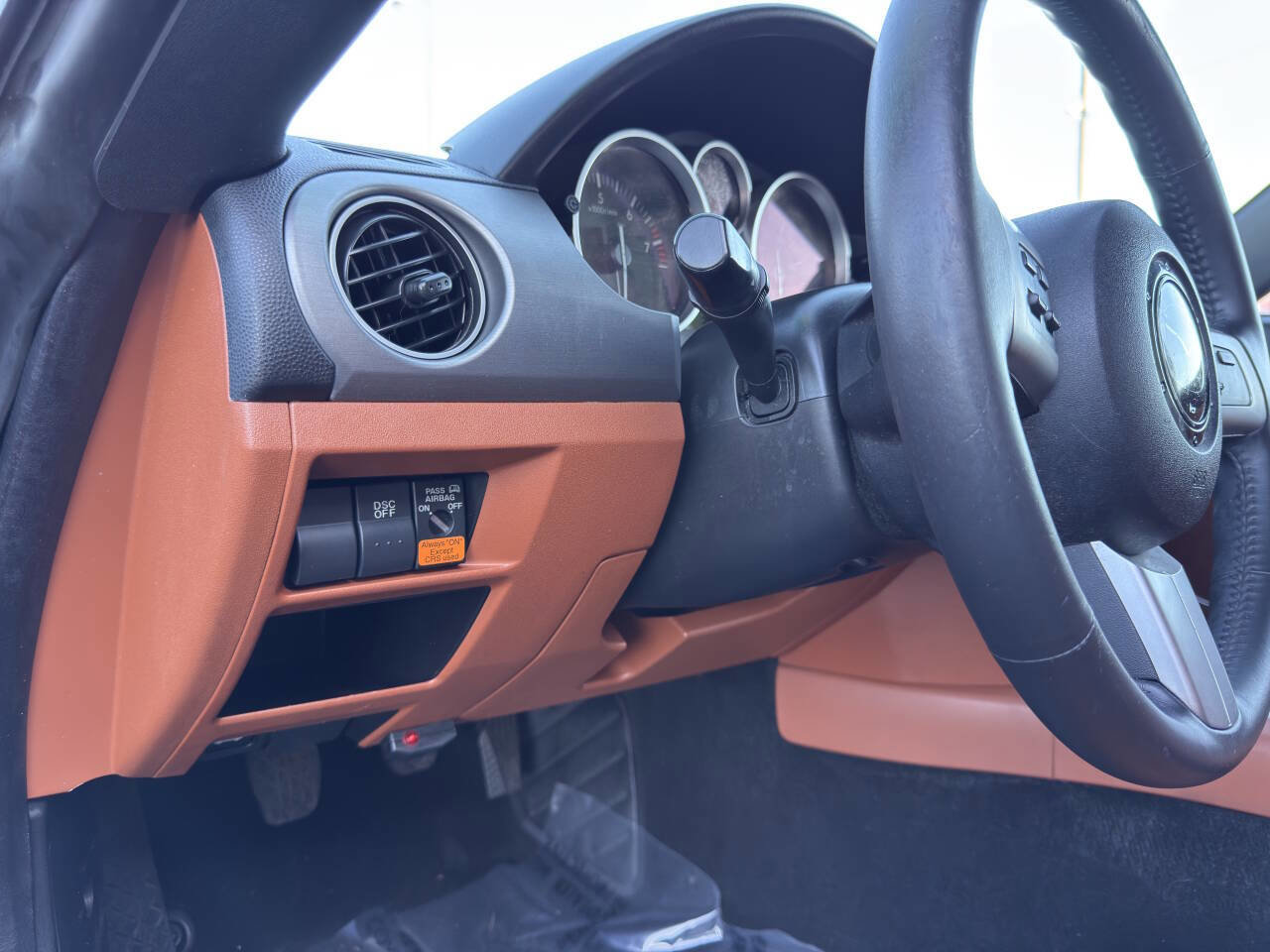 Used 2006 MAZDA MX-5 Miata Grand Touring w/ Premium Pkg RWD image 18