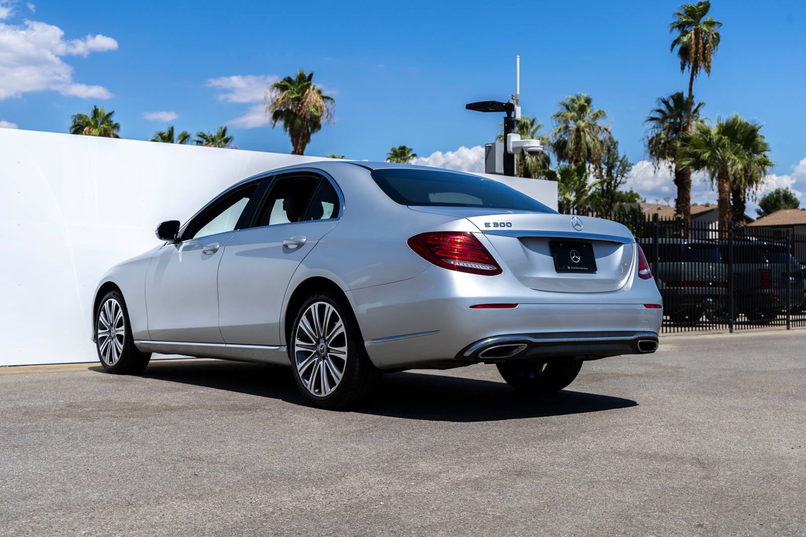 Used 2019 Mercedes-Benz E 300 image 2