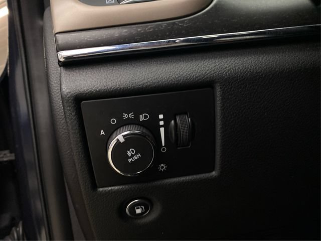 Used 2015 Jeep Grand Cherokee Limited w/ Trailer Tow Group IV AWD/4WD image 23