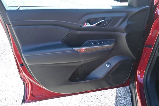 Used 2023 GMC Acadia SLE w/ Driver Convenience Package image 10