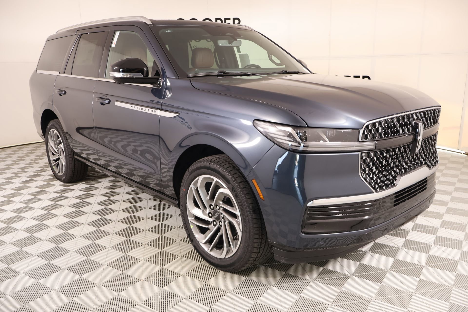 New 2026 Lincoln Navigator Reserve AWD/4WD image 1