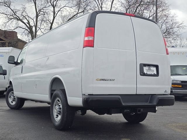 New 2026 Chevrolet Express 2500 Extended w/ Driver Convenience Package RWD image 10