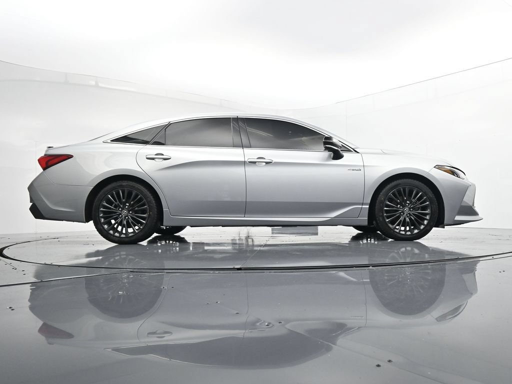 Used 2020 Toyota Avalon XSE FWD image 35
