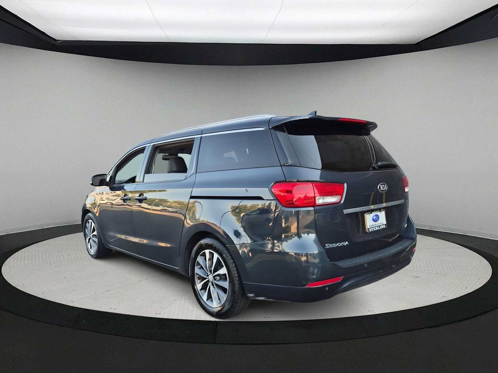 Used 2016 Kia Sedona SX FWD image 6