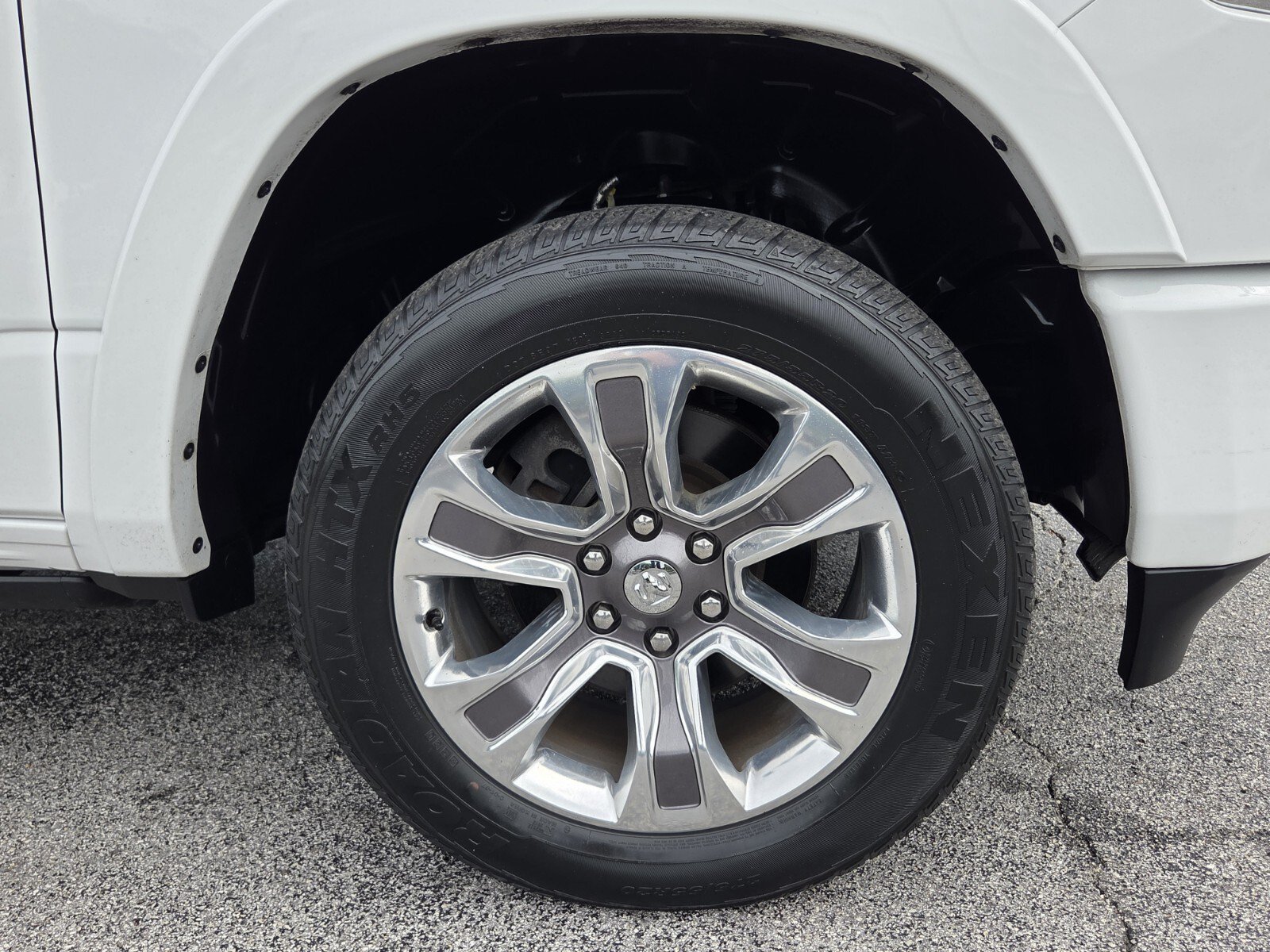 Used 2023 RAM 1500 Limited AWD/4WD image 9