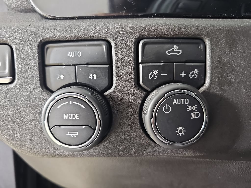 Certified 2024 Chevrolet Silverado 1500 LT AWD/4WD image 31