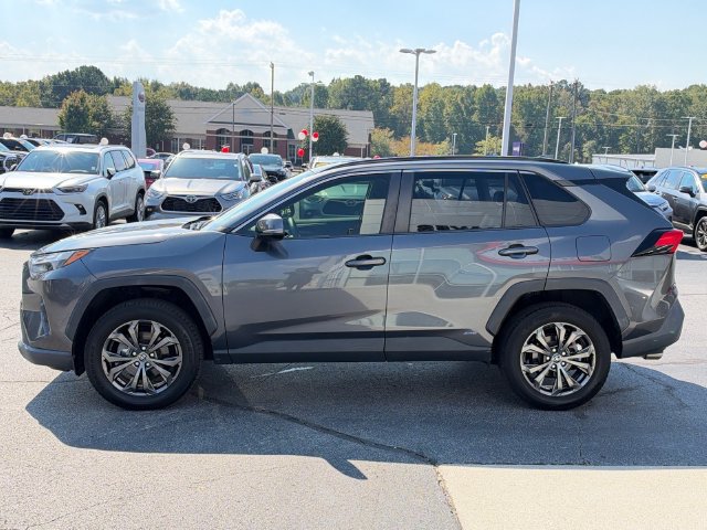 Used 2022 Toyota RAV4 XLE Premium AWD/4WD image 7