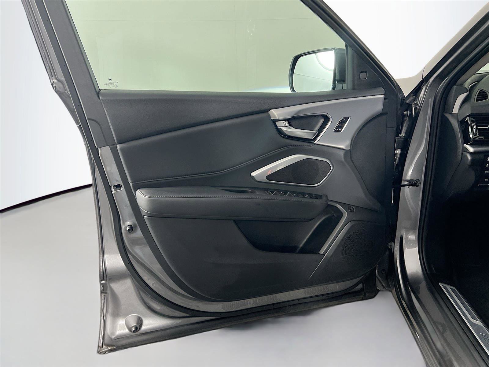 Used 2024 Acura RDX SH-AWD image 18