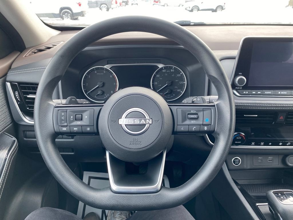 Used 2023 Nissan Rogue SV image 28