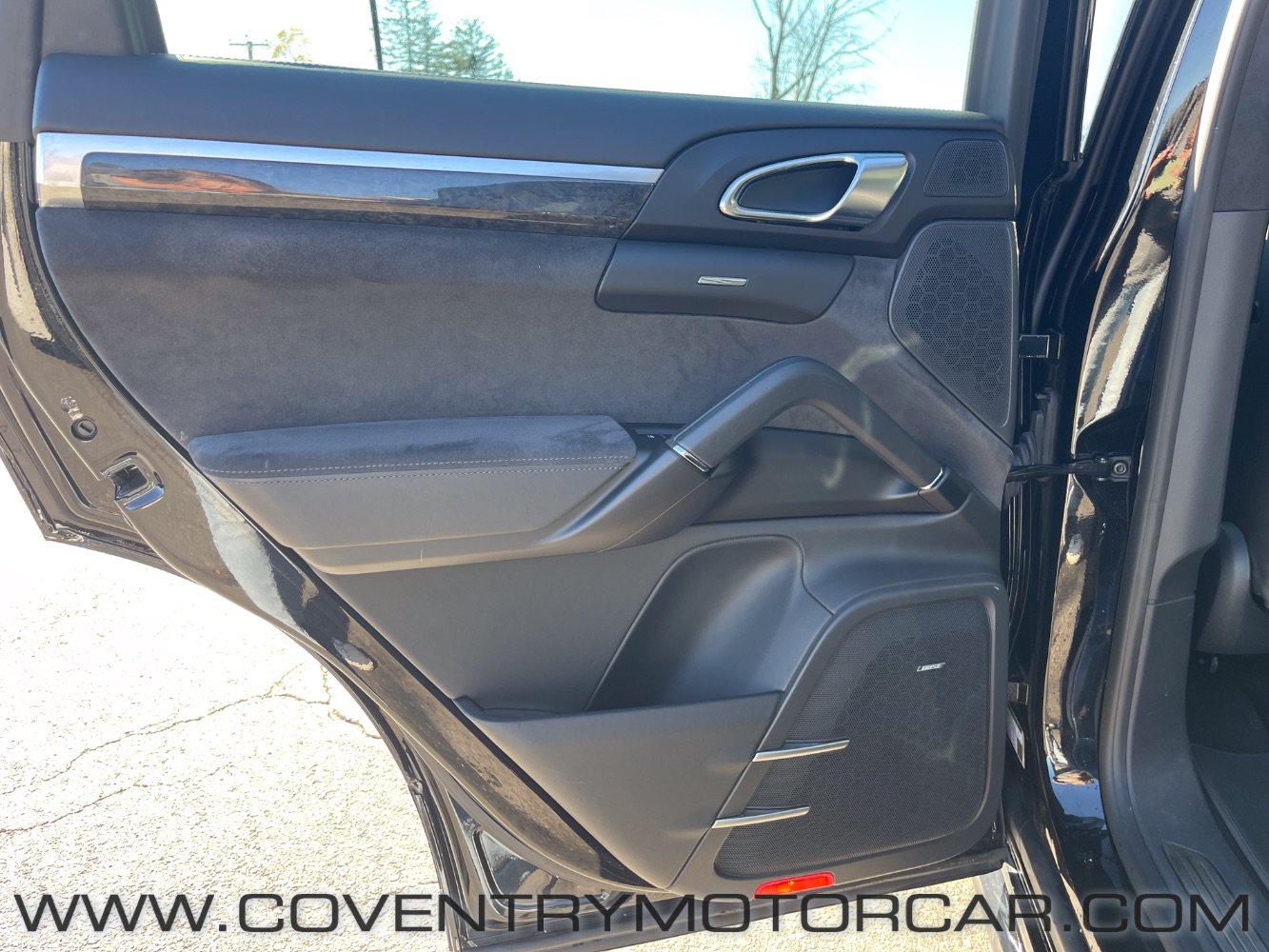 Used 2016 Porsche Cayenne GTS AWD/4WD image 39