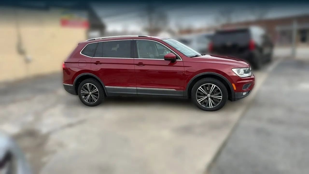 Used 2018 Volkswagen Tiguan SEL FWD image 17