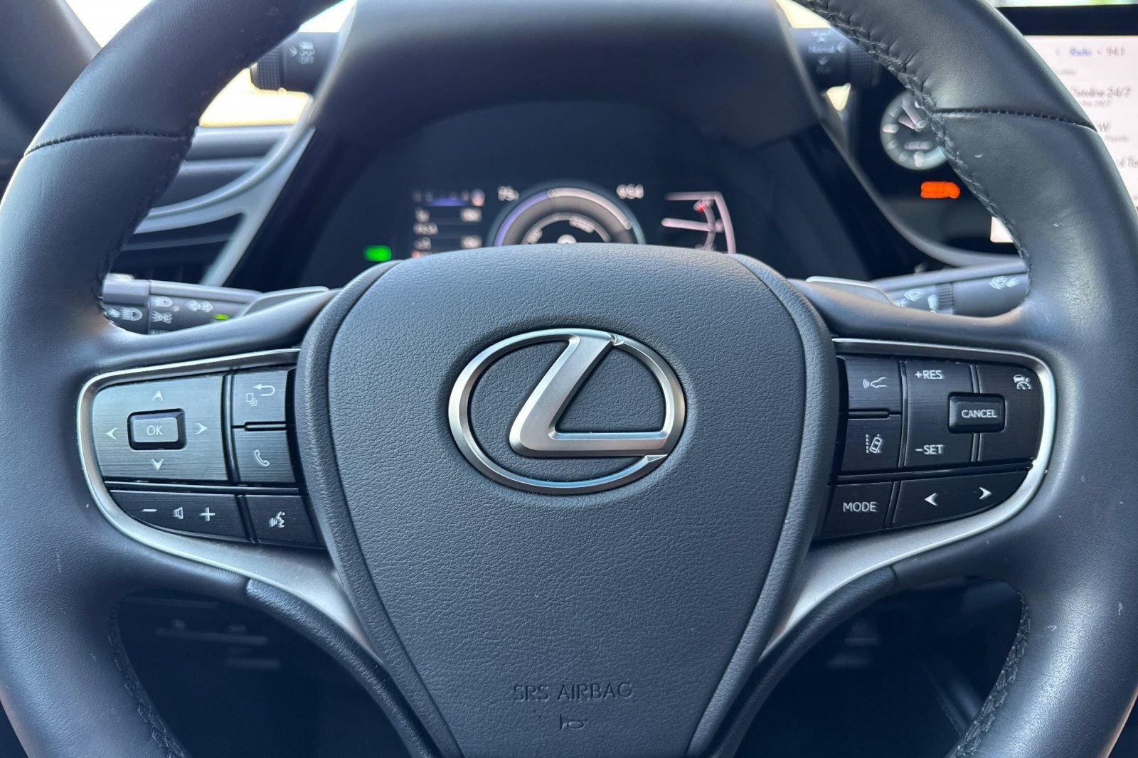 Certified 2025 Lexus ES 300h w/ Premium Package FWD image 26