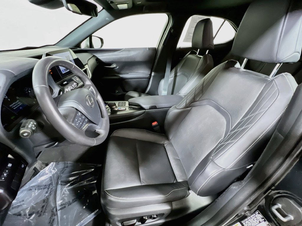 Used 2025 Lexus UX 300h AWD w/ Cold Area Package image 19