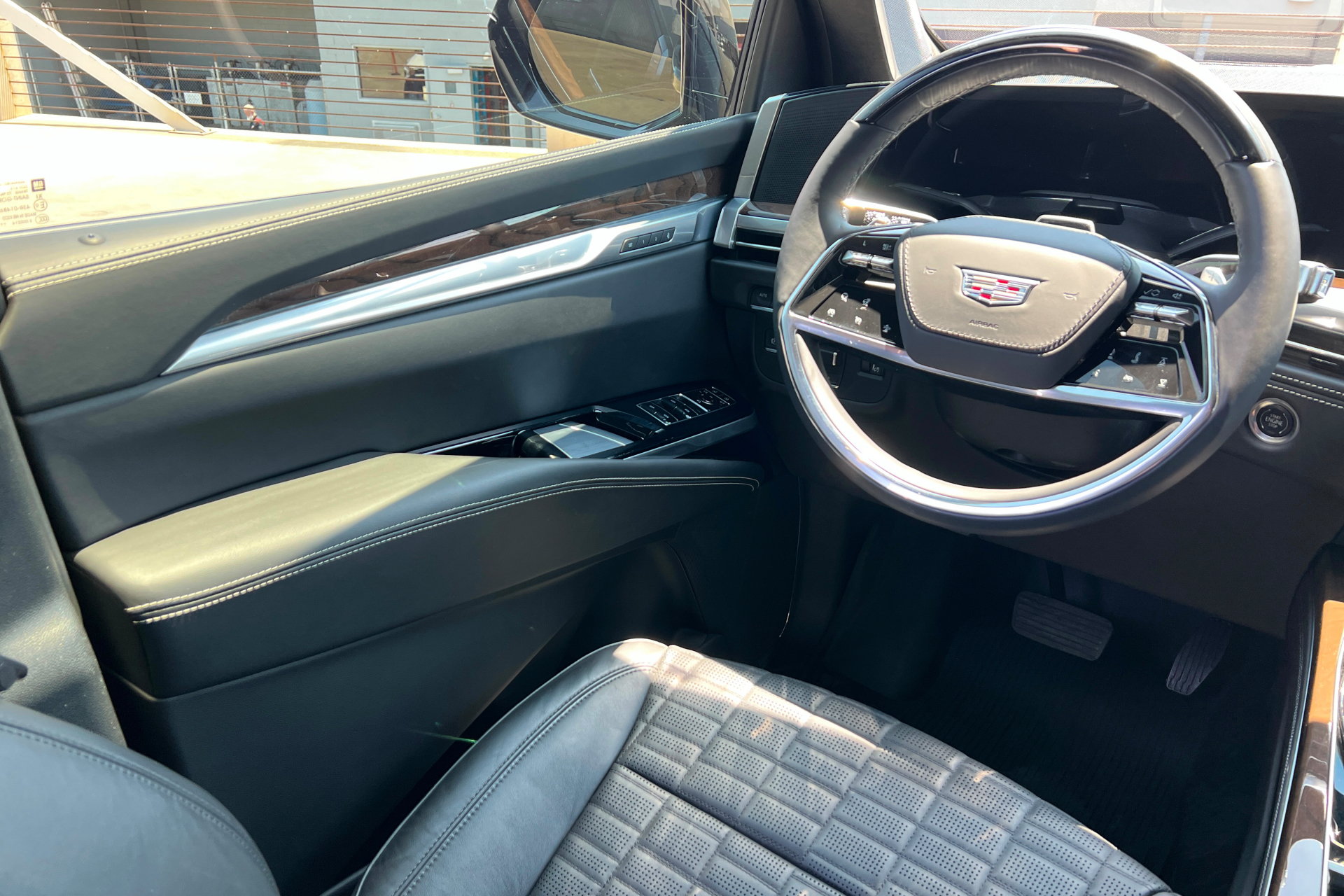 New 2025 Cadillac Escalade Sport Platinum w/ LPO, ONYX Package AWD/4WD image 12