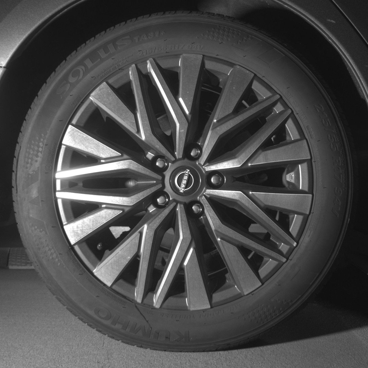 Used 2025 Nissan Altima 2.5 SV FWD image 15