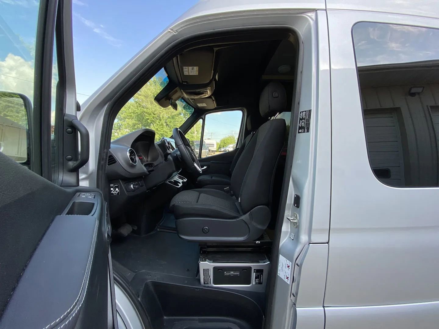 Used 2023 Mercedes-Benz Sprinter 3500 image 11