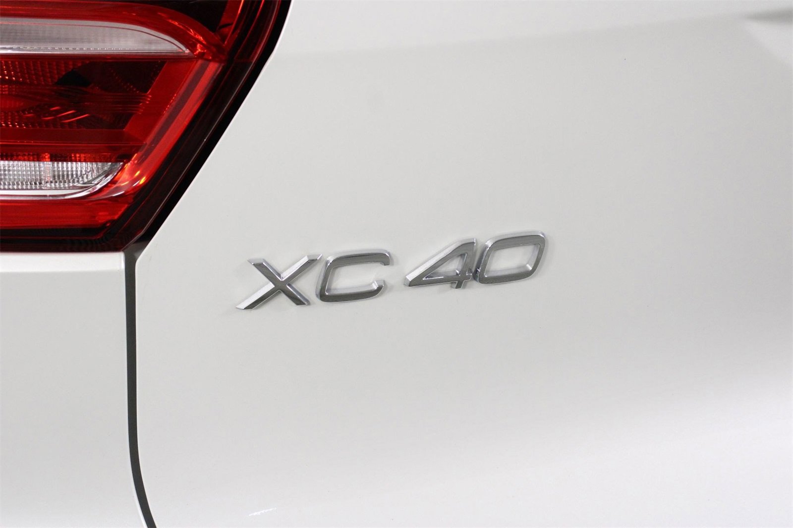 Certified 2023 Volvo XC40 Recharge Ultimate image 19