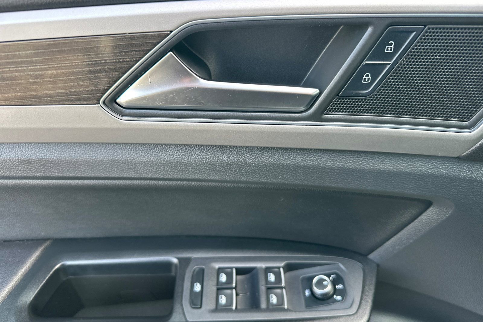 Used 2019 Volkswagen Atlas SE w/ Panoramic Sunroof Package image 11